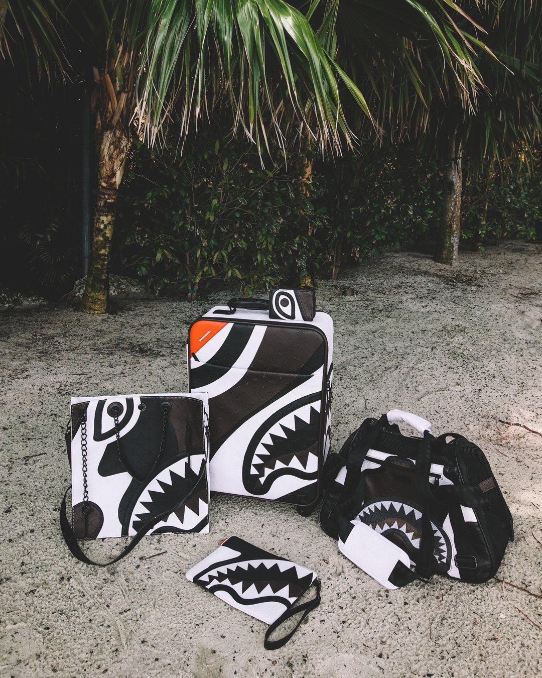 V.V.I.P. CROSSOVER CLUTCH